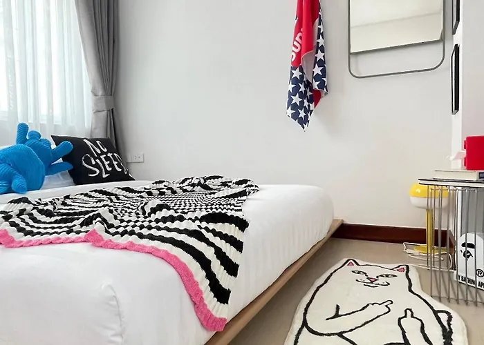 Nueng Rana 113 Unique House In Chinatown 3br 2ba -